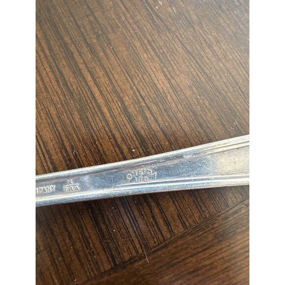 Vintage 1924 Simeon L & George H Rogers Co. Fork Oneida Ltd Silverplate Flatware - Picture 4 of 4